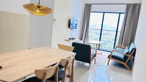 Kampung Bukit Dukong Apartamento | A warm cozy room traders park