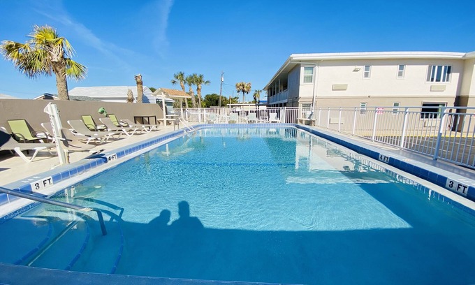Bostroms Lower Ormond Beach Hotel | A1A Super Inn
