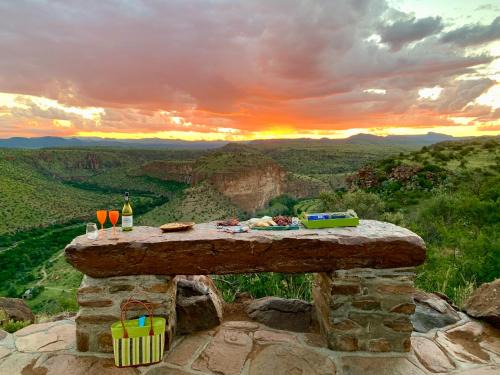 Camdeboo Casa | Aasvogelkrans Farm Cottages & Camping