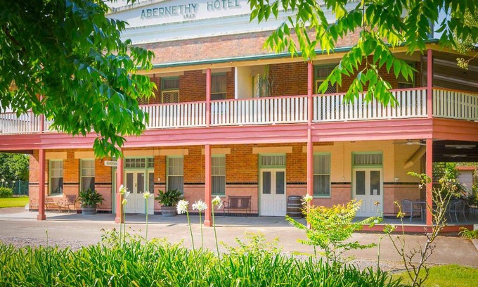 Abernethy Casa | Abernethy House & Cottage