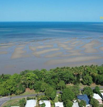 Cooya Beach Casa | Absolute Beachfront Family home - Cooya