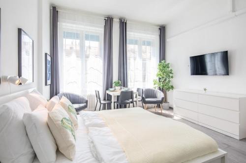 Jozsefvaros Apartamento | Absolute Central - NEW - Sunny