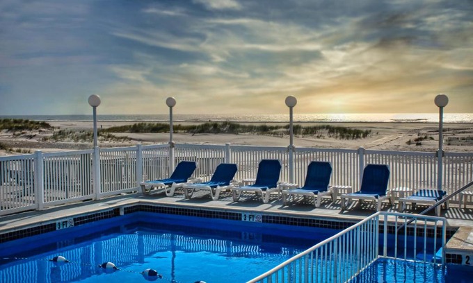 Wildwood Crest Hotel | Acacia Beachfront Resort