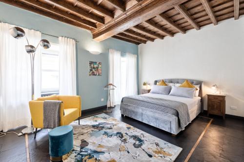 Roman Quarter Apartamento | ACADAMIS - GARIBALDI 9 BIS - Piazza Castello
