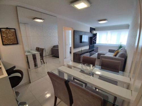 Pioneiros Apartamento | Aconchegante Apto a 300m da Praia em Balneário Camboriú Edifício San Isidro!