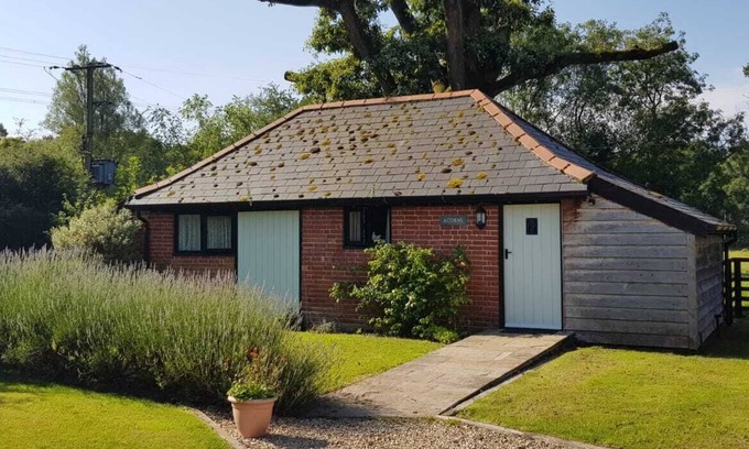 Plaitford Casa | Bellotas - Granero convertido en un patio atractivo en nuestra granja familiar