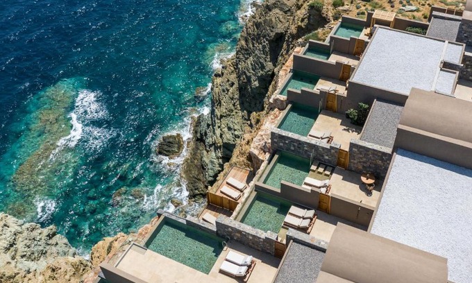 Mononaftis Hotel | Acro Suites - A Wellbeing Resort