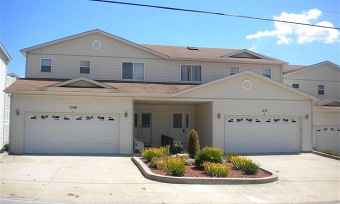 Lake Ozark Casa | Al otro lado de Shady Gators & H Toad 5 BR Camas (10-12) 3.000 pies cuadrados