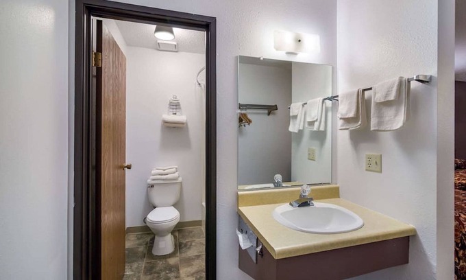 Medora Cama Y Desayuno | Actual Drving 30 miles from MEDORA ,Nearby World Class Brewery Near NDMT border