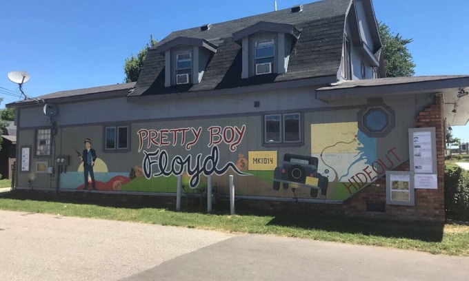 Luna Pier Casa | Actual Pretty Boy Floyd Hideout Lake Erie, MI