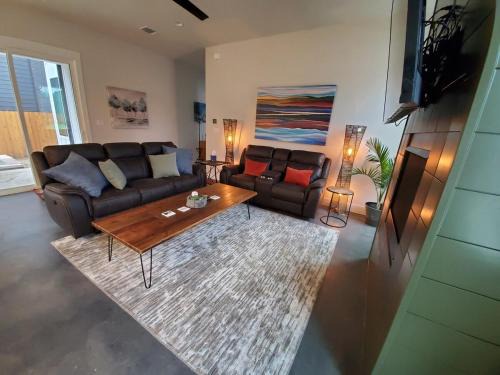 Georgetown Casa | Actually walkable to square & Private Heated Pool