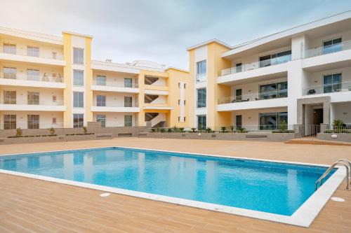 Lagos Apartamento | Adega Deluxe 2 Bed Pool and Gym
