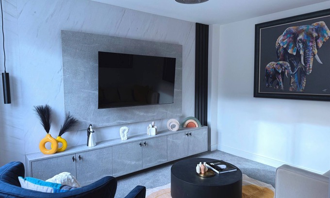 Burton on Trent Casa | Adeluxe Home - Entire Luxury 2-Bedroom House