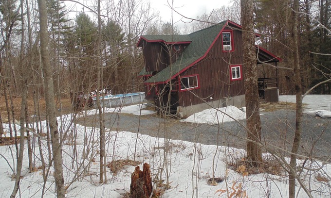 Warrensburg Cabina | Adirondack rústico 2 Story- Porche, Swim. Piscina, cueva del hombre y mesa de billar-con WIFI