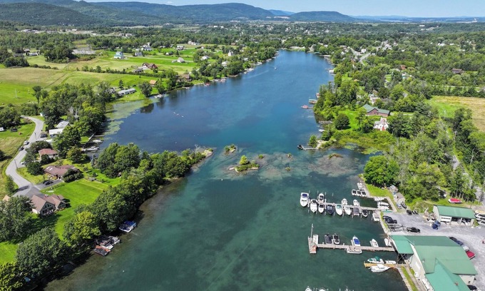 North Lake George Casa | ADK Retreat - Northern Lake George - Sleeps 8 - Boating, Hiking, & History
