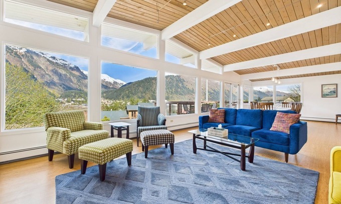 West Juneau Casa | Admiral’s View | Panoramic Views, Family Friendly