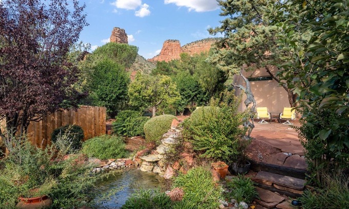 Oak Creek Condominio | Adobe Village Studio Suite- Painted Desert 1 Bedroom Condo by RedAwning