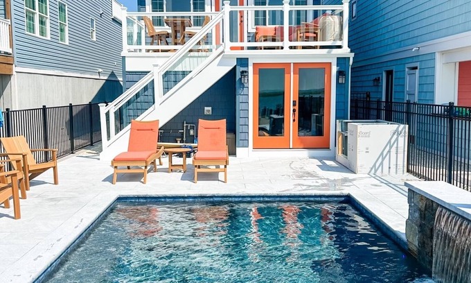 Beach Haven Casa | Adorable Bayfront Cottage w/ Heated Pool 2 Bed / 1 Bath