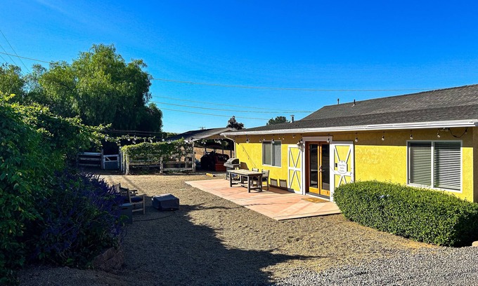 Fallbrook Cabaña | Adorable farm stay close to Temecula wine country