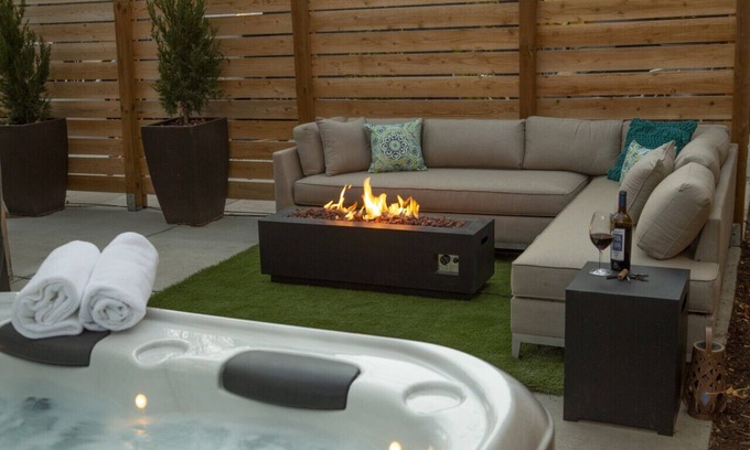 Loveland Casa | Adorable studio-style cottage with fireplace