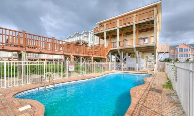 Oak Island Casa | Adventures in Paradise