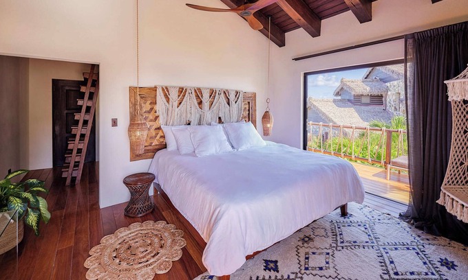 East End Apartamento | Aerial Strength Room