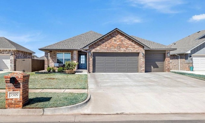 Wheatland Casa | Aesthetic BEDROOM A Yukon-Mustang
