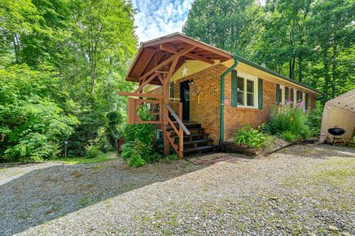 Robbinsville Casa | Affordable, Artsy, Unique! Blue Ridge Mtn-View Gem