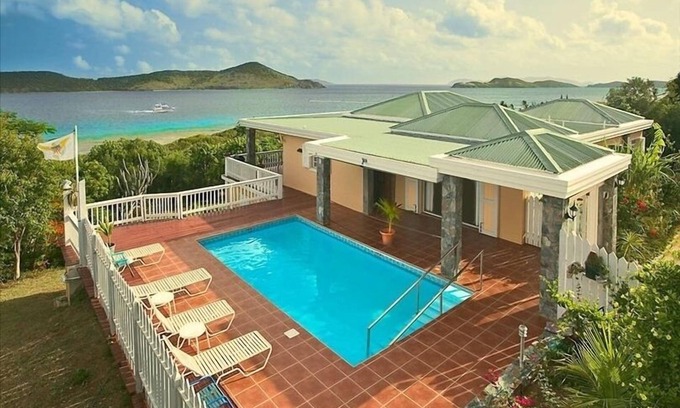 Cabes Point Casa | Casa asequible con piscina privada en una excelente ubicación