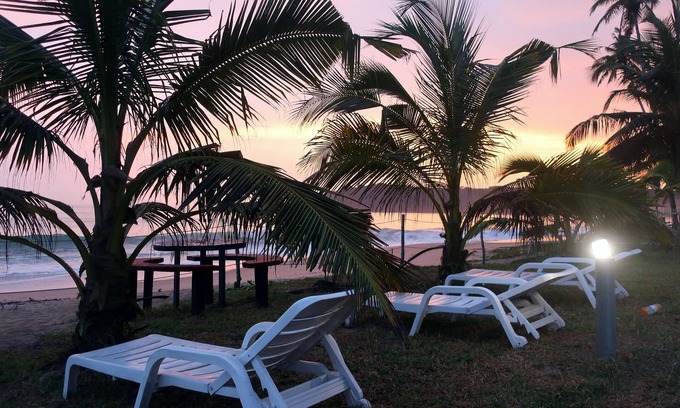 Busua Hotel | Afro Beach Eco Resort