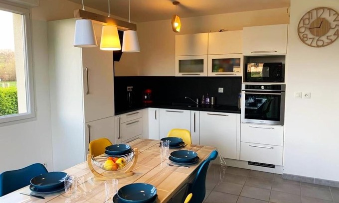 Dozule Casa | Agréable maison moderne, entre campagne et mer !