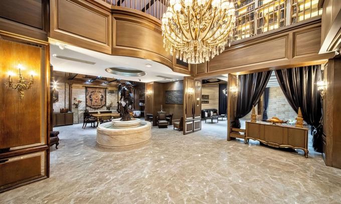 Lianhu Hotel | AI Lives In The Future Hotel - Xi'an Drum Tower Old City Root G Park Store