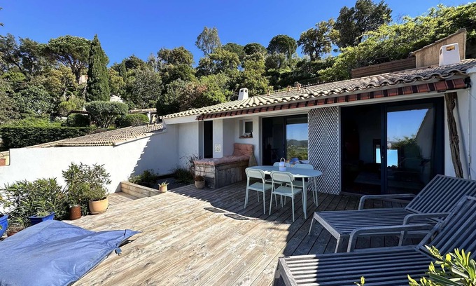 La Londe-les-Maures Casa | Air-conditioned Mazet for 4 people, with shared pool in La Londe-Les-Maures