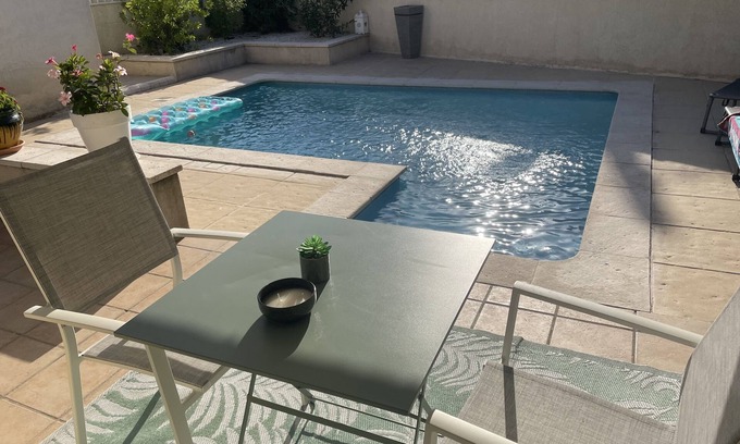 Vedene Casa | Air-conditioned, well-maintained house with private, unoverlooked swimming pool