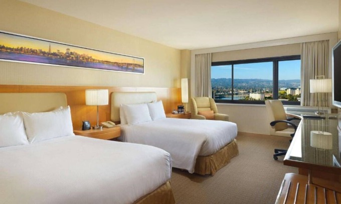Burlingame Casa | Airport convenience outside San Francisco !!