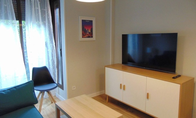 Rejas Apartamento | Airport Plenilunio suites blue by beBalmy