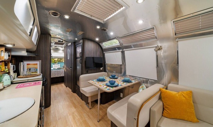 Vinita Casa | Airstream Suite for Lakeside Cabin @ Check-In Bay