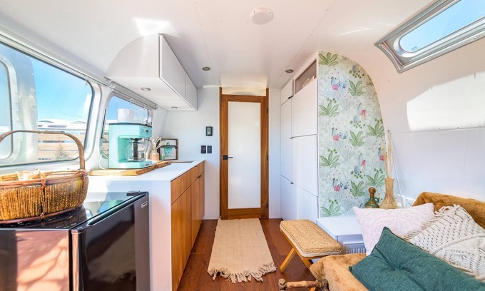 Valle Casa | Airstream w/ Private Hot Tub (Unit J) - 4 Person Airstream with Private Hot Tub