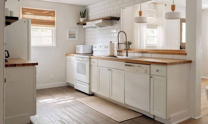 Folly Beach Cabaña | Airy 3-Bed Cottage w/ Grill, Steps to the Beach!