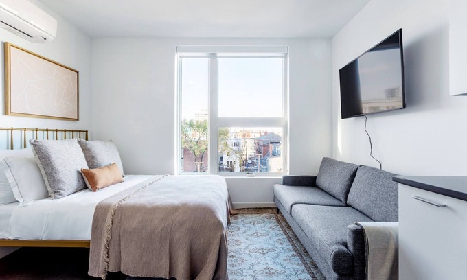 Central Square Apartamento | Airy Central Square Studio w/Doorman, near Charles River, by Blueground