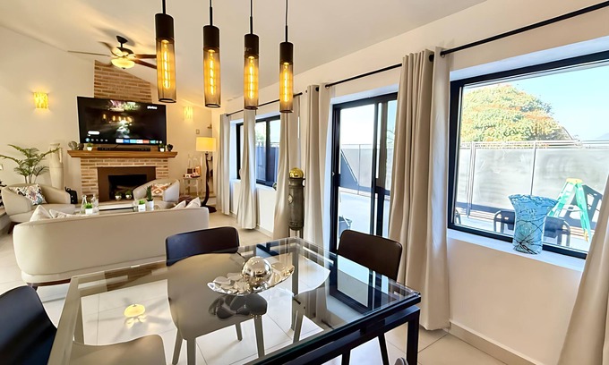 San Antonio Tlayacapan Casa | Ajijic Modern 1 Bedroom Home -walk To Everything -patio -gym -pickleball Court