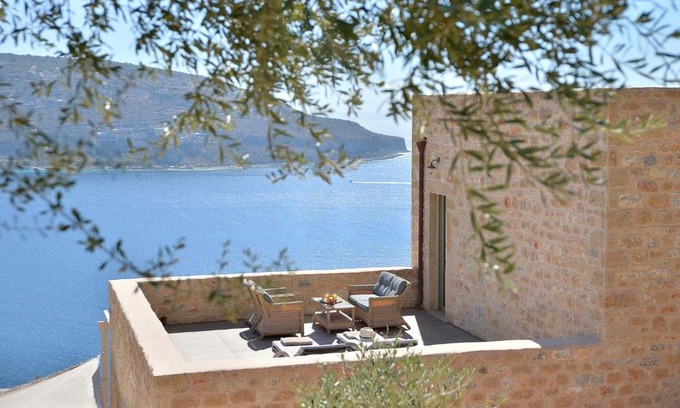 Itilo Hotel | Akrolithi Boutique Hotel & Suites