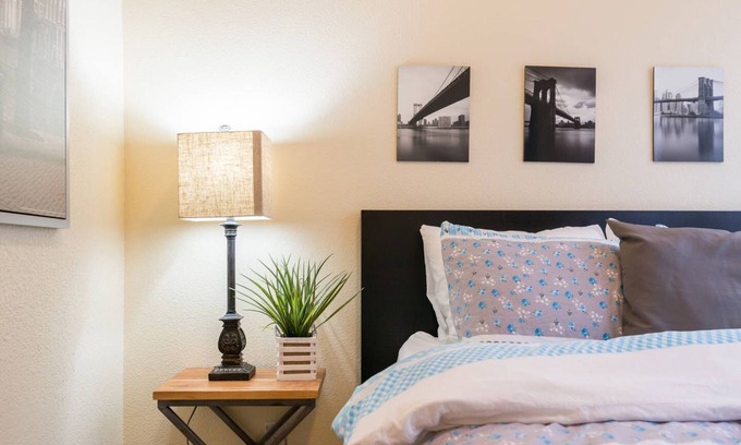 Newhall Apartamento | AL1: Remarkable 3/1 Near SCU; Converted Mansion