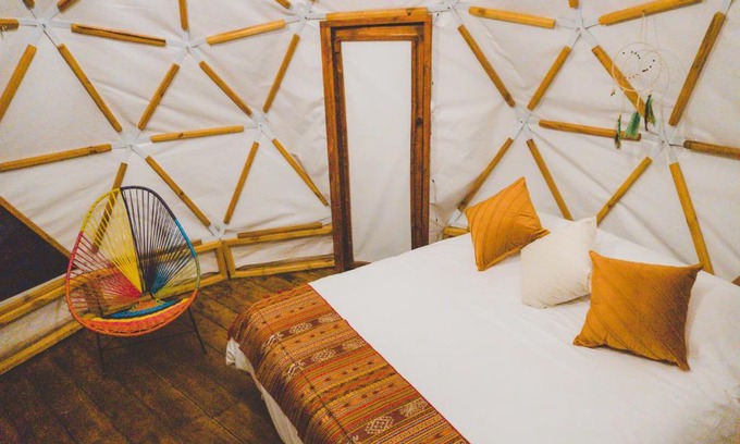 Sesquile Otro | Alaska Glamping Domos y cabañas