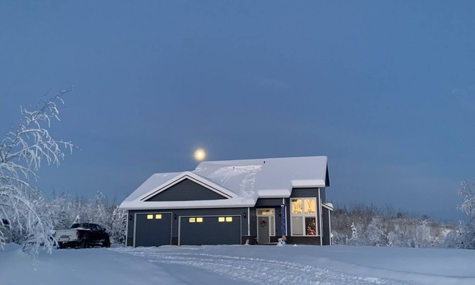Wasilla Casa | Alaskan home with views of Denali.