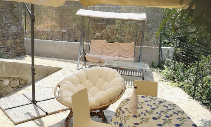 Alassio Villa | ALASSIO APARTAMENTO EN VILLA CON JARDIN cercado Wi-Fi / TV