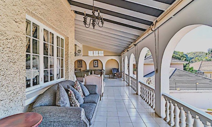 Morningside Casa | Albion Manor