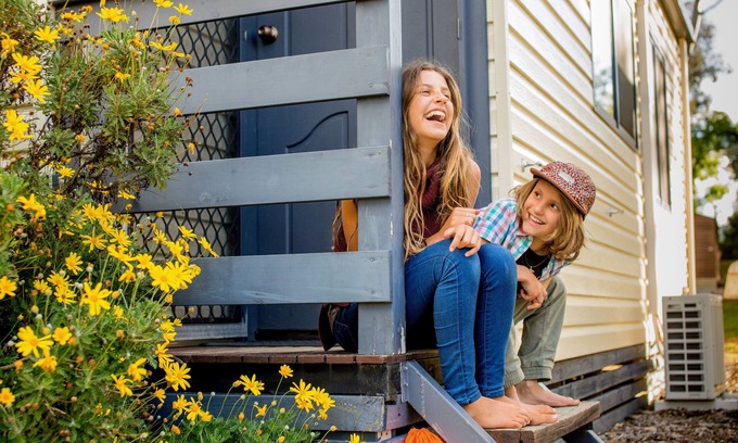 Lavington Cabina | Albury Gardens Tourist Park