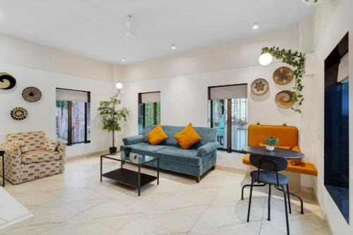 Ranwar Cama Y Desayuno | Aleo 1BHK Bandra W by The Bombay Home Company