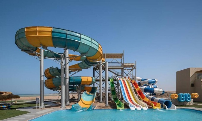 Sahl Hasheeh Complejo | All-Inclusive Stay: 3 Family Rooms, Heated Pools, Game Room, Spa & Aquapark Fun
